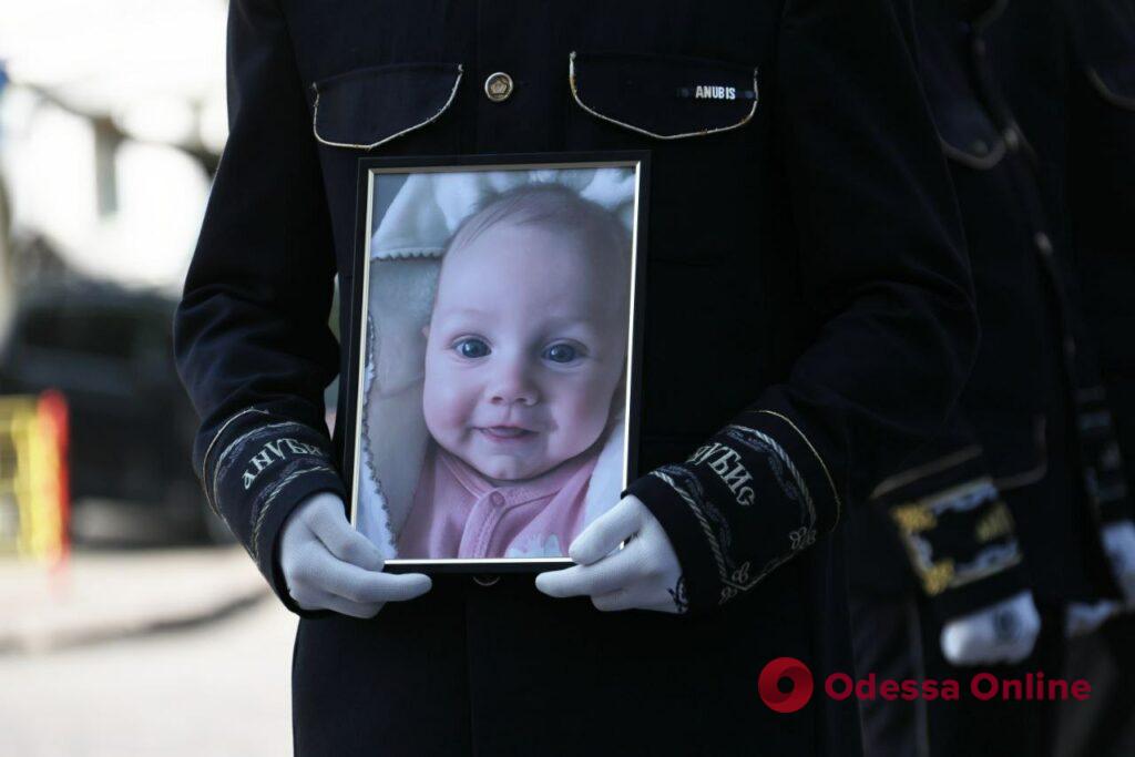 Загибель сім'ї Глодан: Загинула тримісячна Кіра « Фото | Мобільна версія |  Цензор.НЕТ