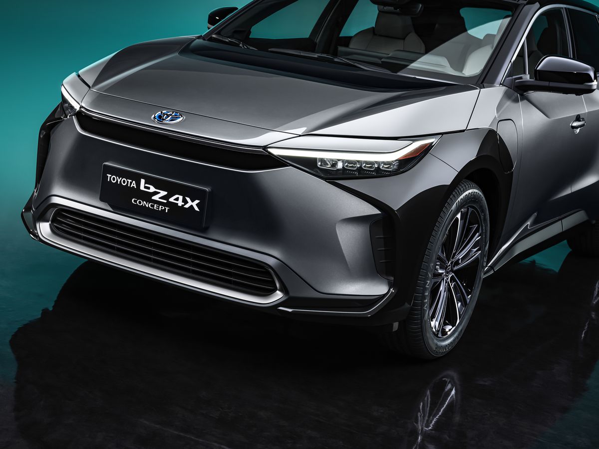Toyota к 2025 году представит 15 электромобилей. ФОТО (21.04.21 09:23