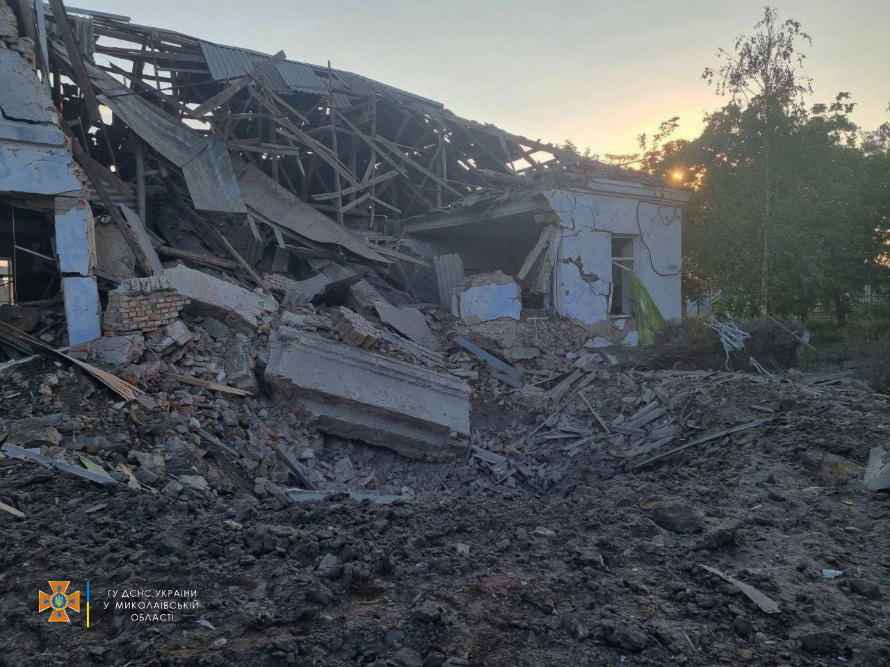 Что разрушили сегодня. Разрушенное здание. Разрушенная школа в Украине. Разрушения на Украине. Разрушение школы ВСУ.
